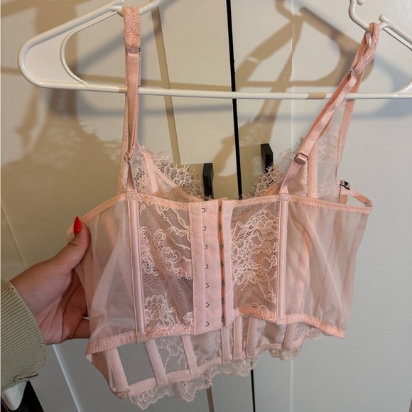 Victoria’s Secret Lace Corset - Picture 4 of 7